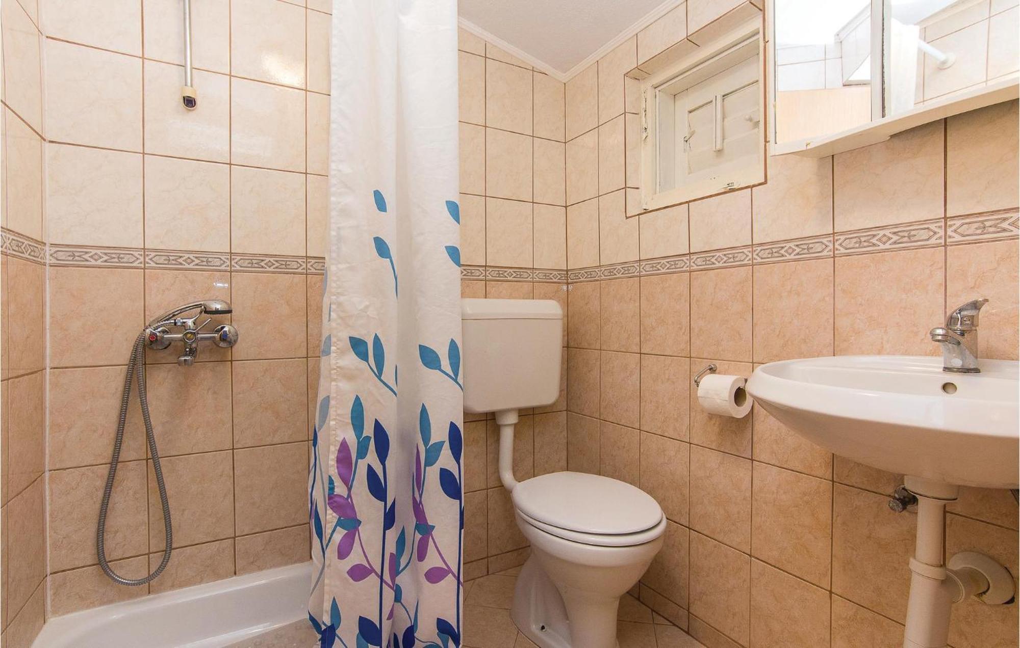 Pet Friendly Apartment In Pakostane With Kitchen ภายนอก รูปภาพ