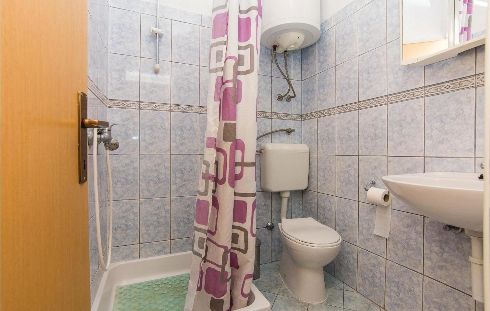 Pet Friendly Apartment In Pakostane With Kitchen ภายนอก รูปภาพ